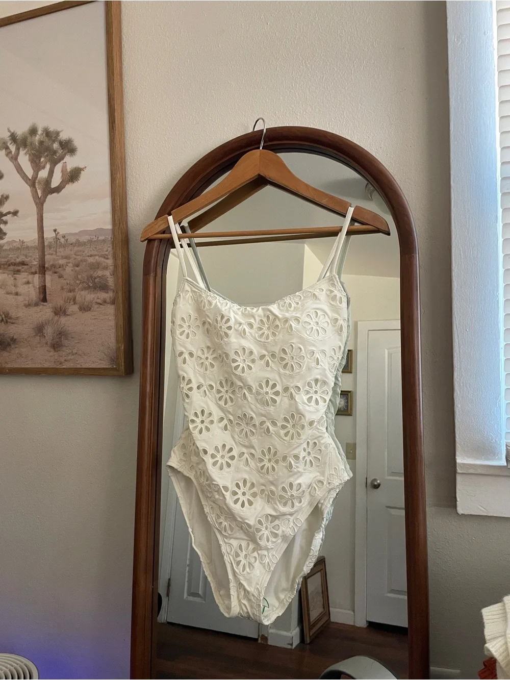 NWT Kate Spade Women's Eyelet Tie Back One Piece Swimsuit Size M $200 MSRP